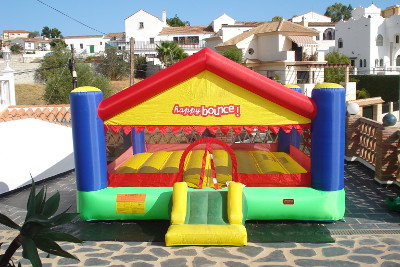 CASTILLO HINCHABLE HAPPY BOUNCE DE CUATRO METROS POR CINCO